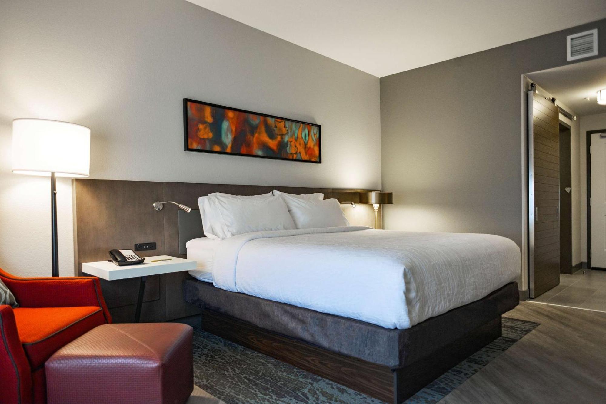 Hilton Garden Inn Louisville Mall Of St. Matthews מראה חיצוני תמונה
