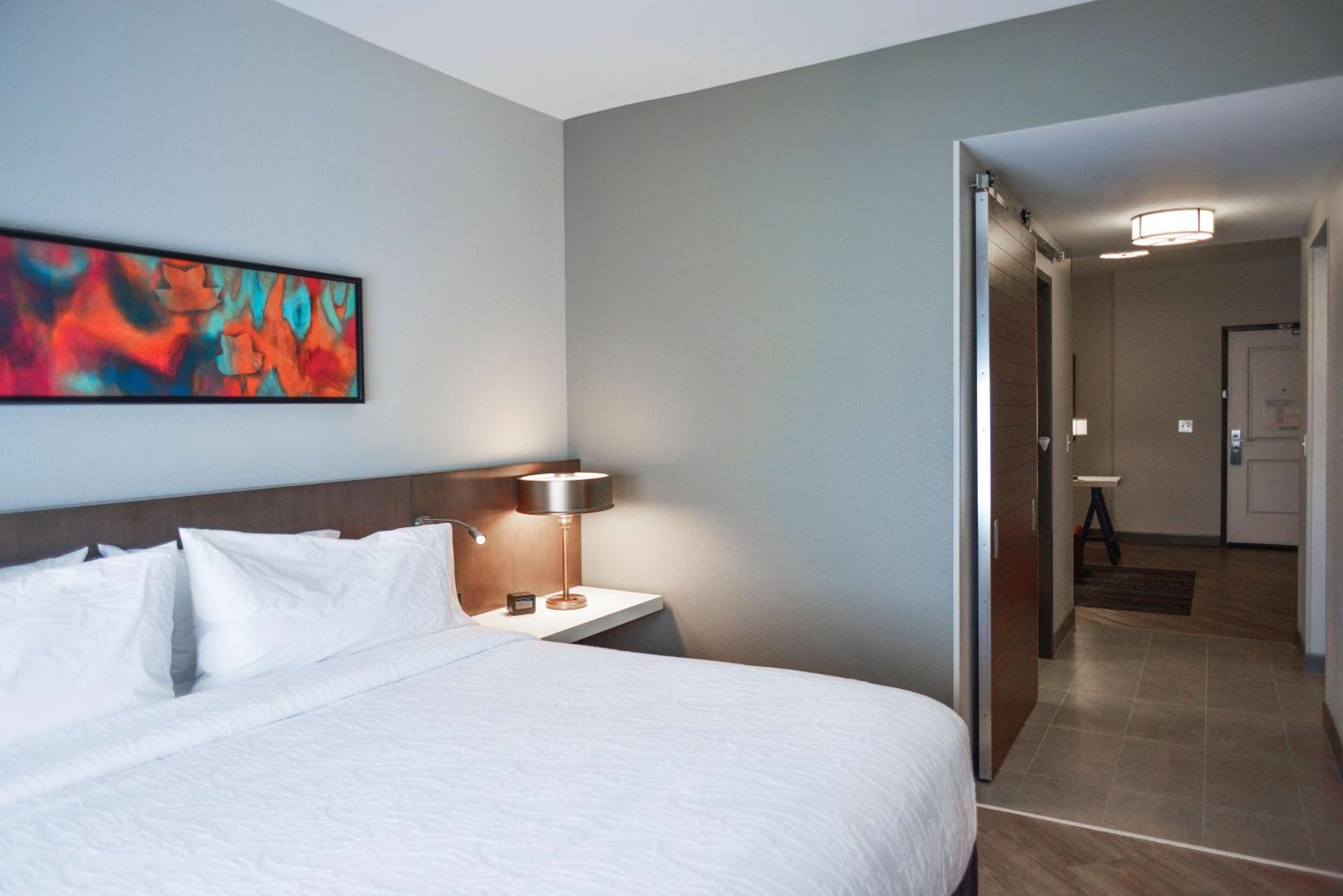Hilton Garden Inn Louisville Mall Of St. Matthews מראה חיצוני תמונה