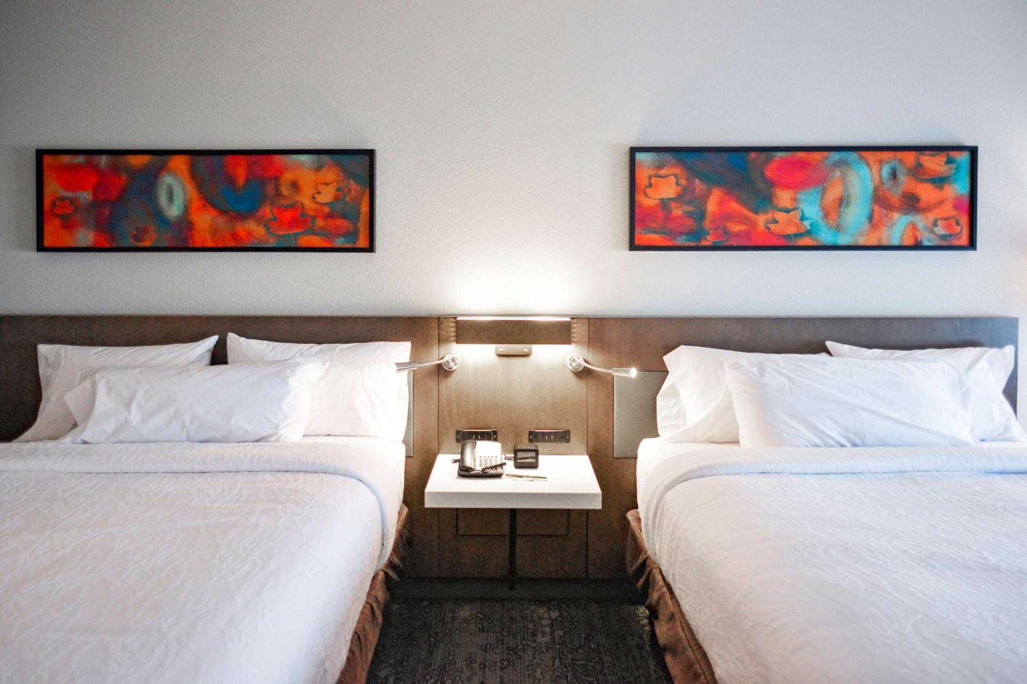Hilton Garden Inn Louisville Mall Of St. Matthews מראה חיצוני תמונה
